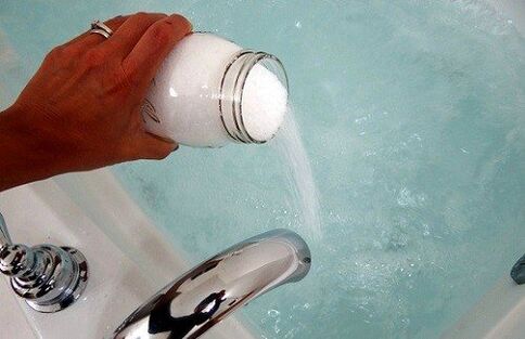 Bathe with soda